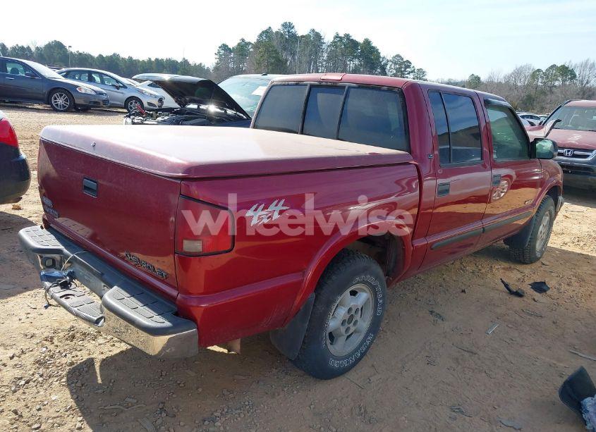 Photo 4 of 2001 Chevrolet S-10 LS (VIN 1GCDT13W81K212665)