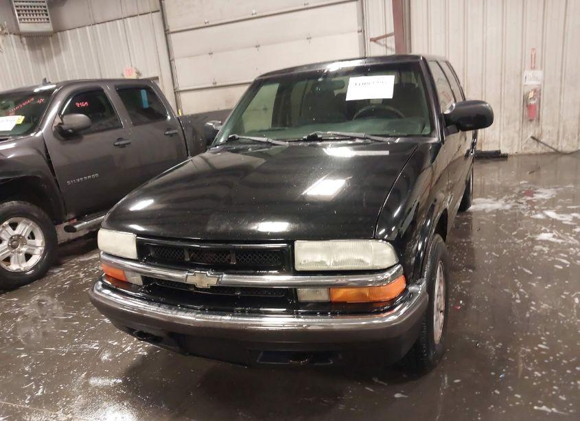Photo 12 of 2002 Chevrolet S-10 LS (VIN 1GCDT13W82K144871)