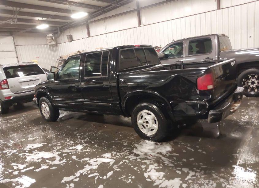 Photo 14 of 2002 Chevrolet S-10 LS (VIN 1GCDT13W82K144871)