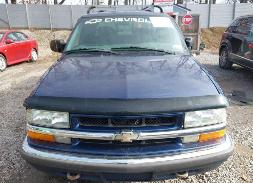 Photo 12 of 2002 Chevrolet S-10 LS (VIN 1GCDT13WX2K112469)
