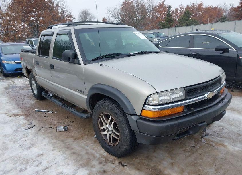 2003 Chevrolet S-10 LS (VIN 1GCDT13X13K119935) main photo