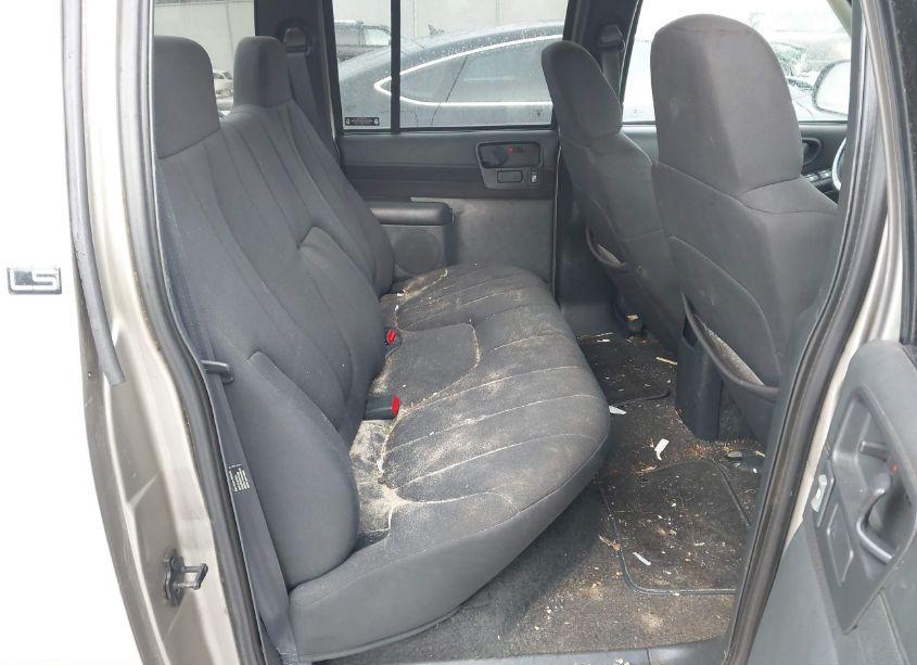 Photo 8 of 2003 Chevrolet S-10 LS (VIN 1GCDT13X13K119935)