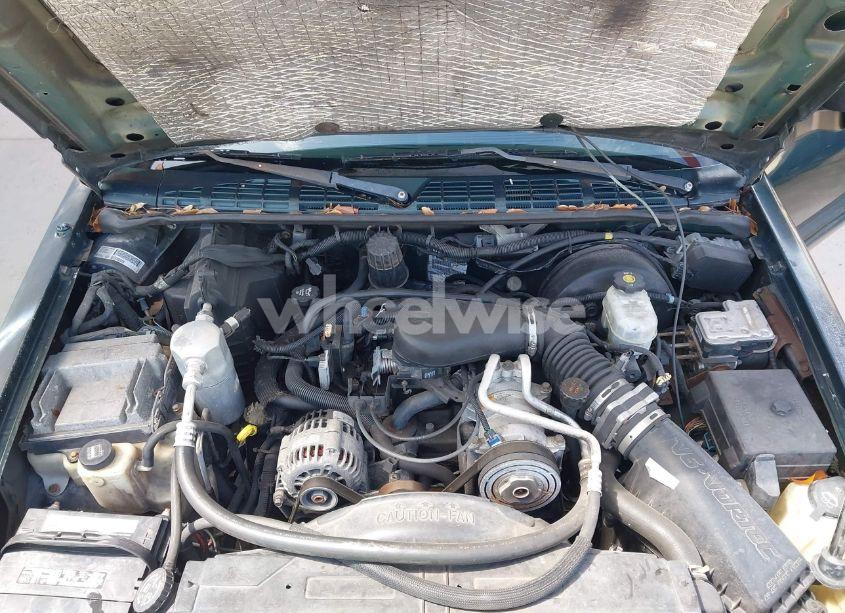 Photo 10 of 2004 Chevrolet S-10 LS (VIN 1GCDT13X24K108038)