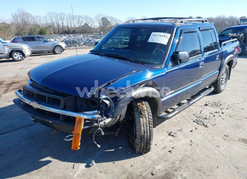 Photo 2 of 2004 Chevrolet S-10 LS (VIN 1GCDT13X34K137189)