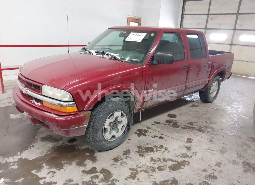 Photo 2 of 2003 Chevrolet S-10 LS (VIN 1GCDT13X53K169303)