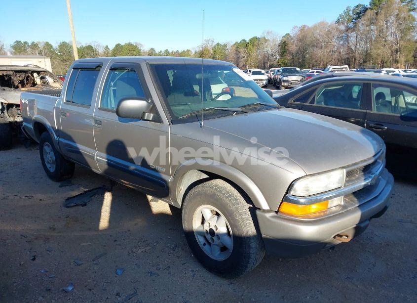 2003 Chevrolet S-10 LS (VIN 1GCDT13X63K104508) main photo
