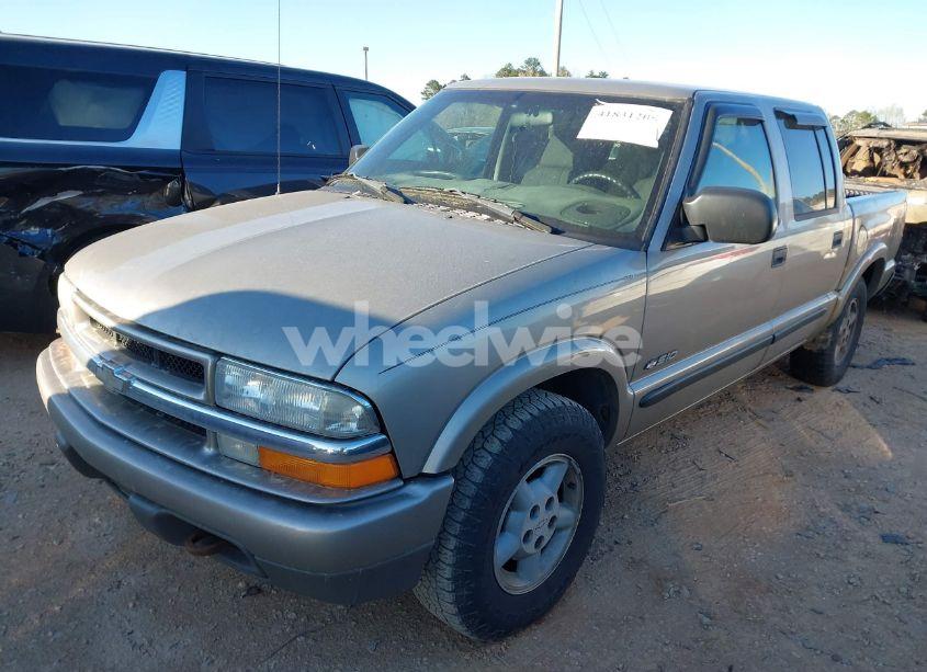 Photo 2 of 2003 Chevrolet S-10 LS (VIN 1GCDT13X63K104508)