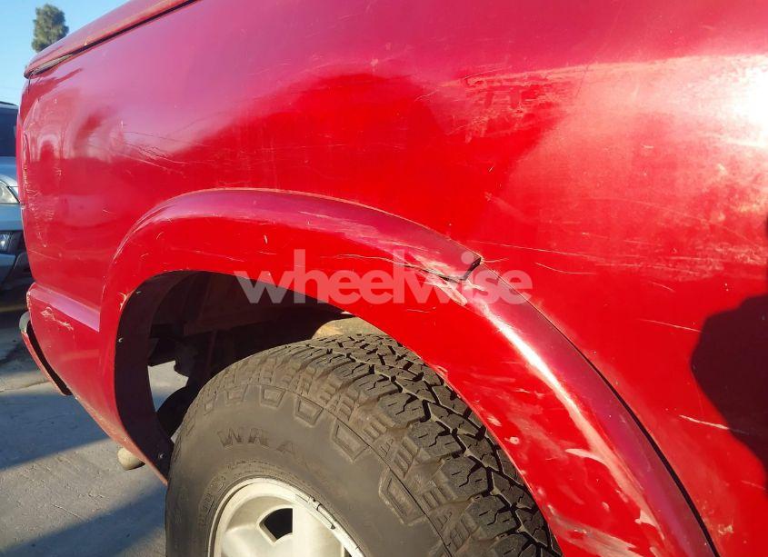 Photo 13 of 2004 Chevrolet S-10 LS (VIN 1GCDT13X64K130981)