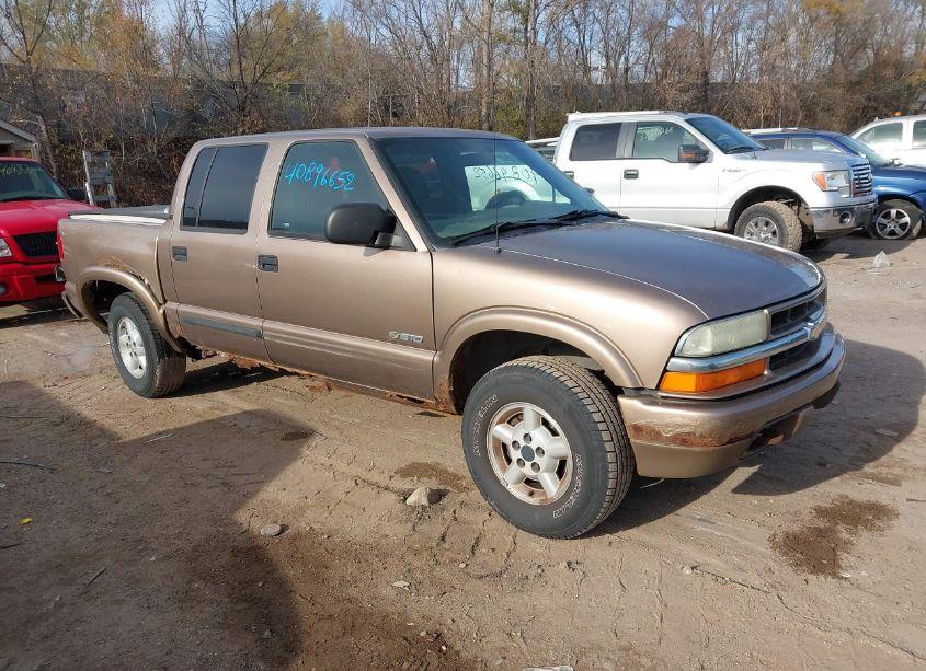 2004 Chevrolet S-10 LS (VIN 1GCDT13X64K141690) main photo
