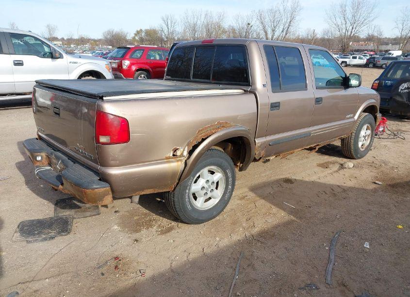 Photo 4 of 2004 Chevrolet S-10 LS (VIN 1GCDT13X64K141690)