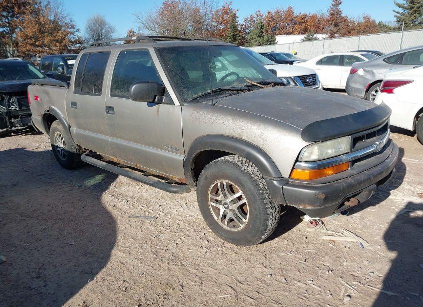 2003 Chevrolet S-10 LS (VIN 1GCDT13X83K137607) main photo