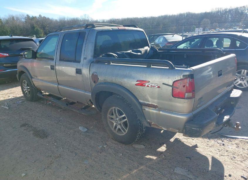 Photo 3 of 2003 Chevrolet S-10 LS (VIN 1GCDT13X83K137607)