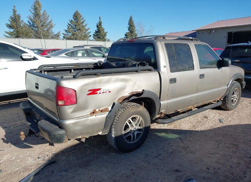 Photo 4 of 2003 Chevrolet S-10 LS (VIN 1GCDT13X83K137607)