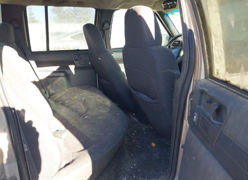 Photo 8 of 2003 Chevrolet S-10 LS (VIN 1GCDT13X83K137607)