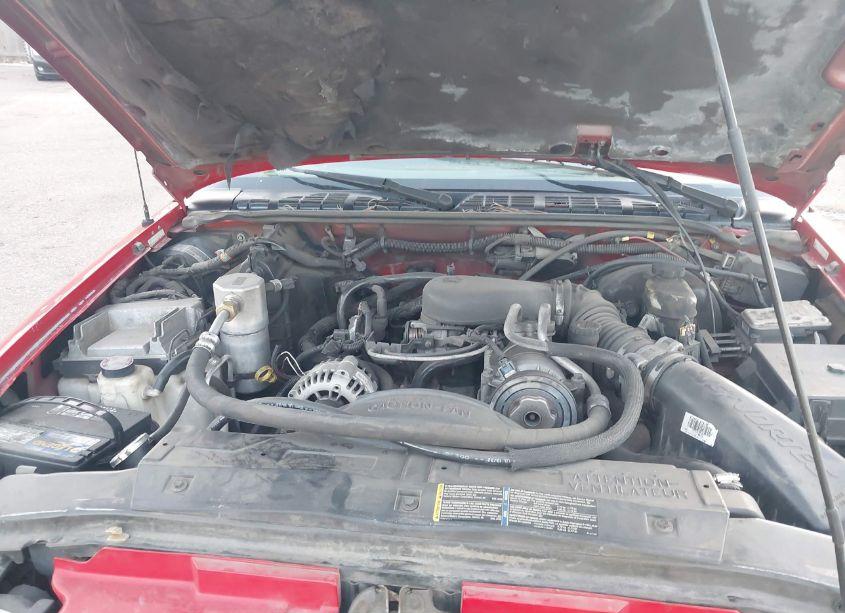 Photo 10 of 2003 Chevrolet S-10 LS (VIN 1GCDT13X83K169652)