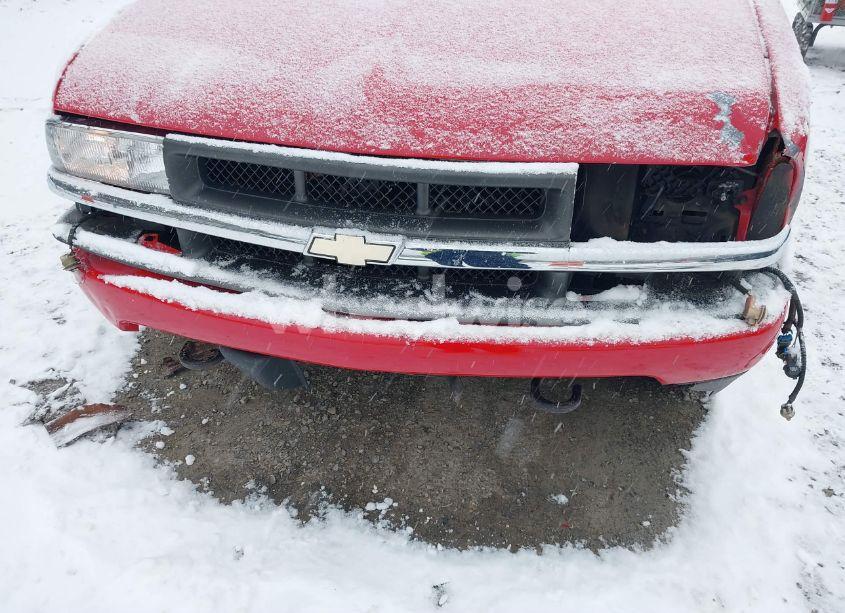 Photo 6 of 2003 Chevrolet S-10 LS (VIN 1GCDT13X83K177184)