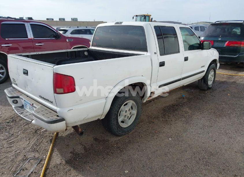 Photo 4 of 2003 Chevrolet S-10 LS (VIN 1GCDT13X93K109878)