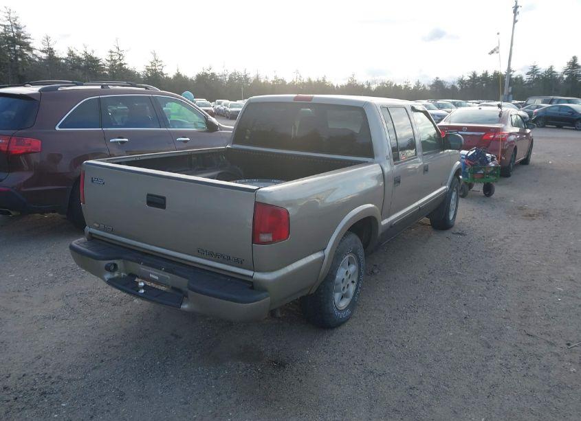 Photo 4 of 2003 Chevrolet S-10 LS (VIN 1GCDT13XX3K106746)