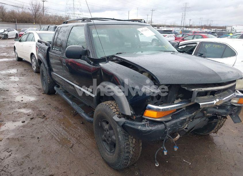 2003 Chevrolet S-10 LS (VIN 1GCDT13XX3K132733) main photo