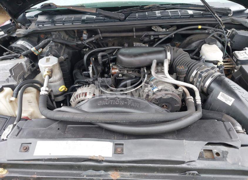Photo 10 of 2003 Chevrolet S-10 LS (VIN 1GCDT13XX3K132733)
