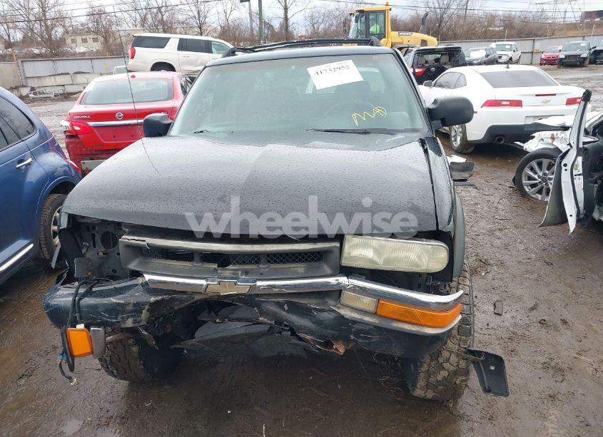 Photo 12 of 2003 Chevrolet S-10 LS (VIN 1GCDT13XX3K132733)