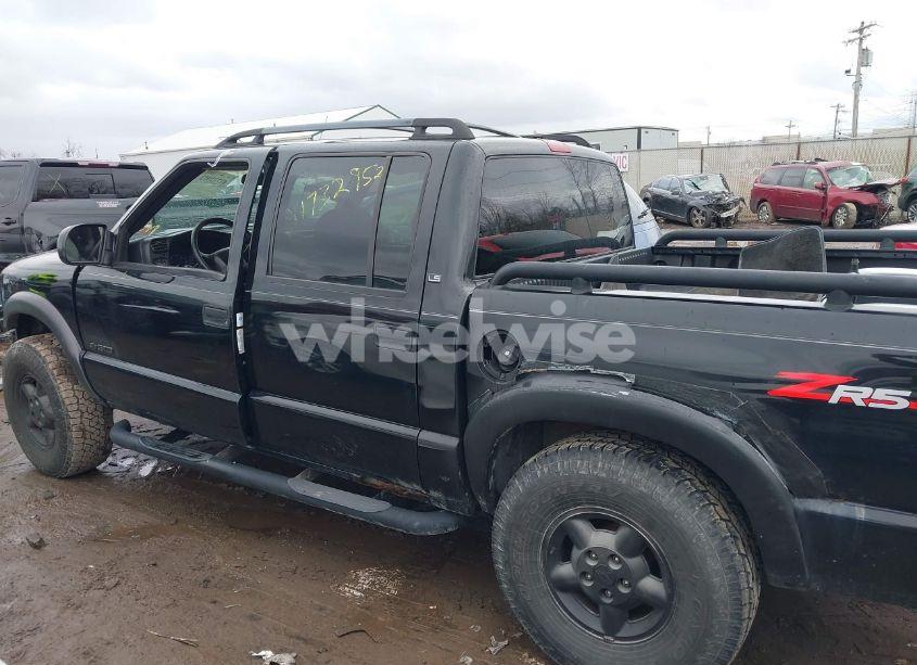 Photo 14 of 2003 Chevrolet S-10 LS (VIN 1GCDT13XX3K132733)