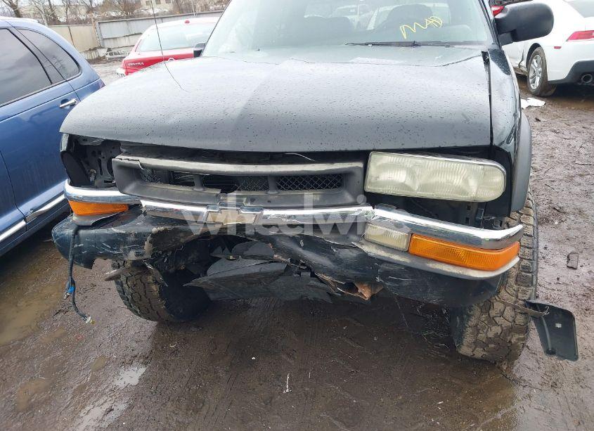 Photo 6 of 2003 Chevrolet S-10 LS (VIN 1GCDT13XX3K132733)