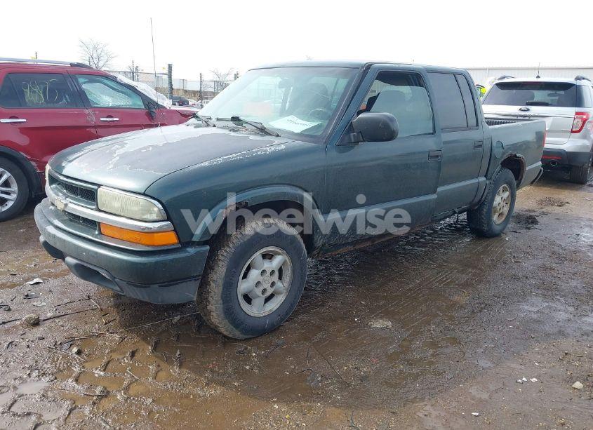 Photo 2 of 2003 Chevrolet S-10 LS (VIN 1GCDT13XX3K176473)