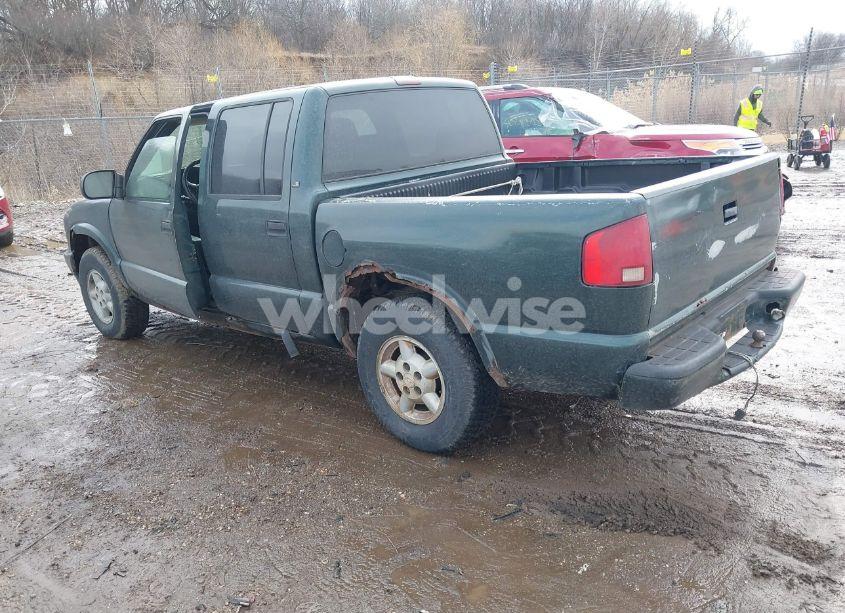 Photo 3 of 2003 Chevrolet S-10 LS (VIN 1GCDT13XX3K176473)