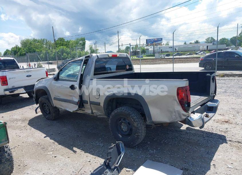 Photo 3 of 2005 Chevrolet Colorado (VIN 1GCDT146358223218)