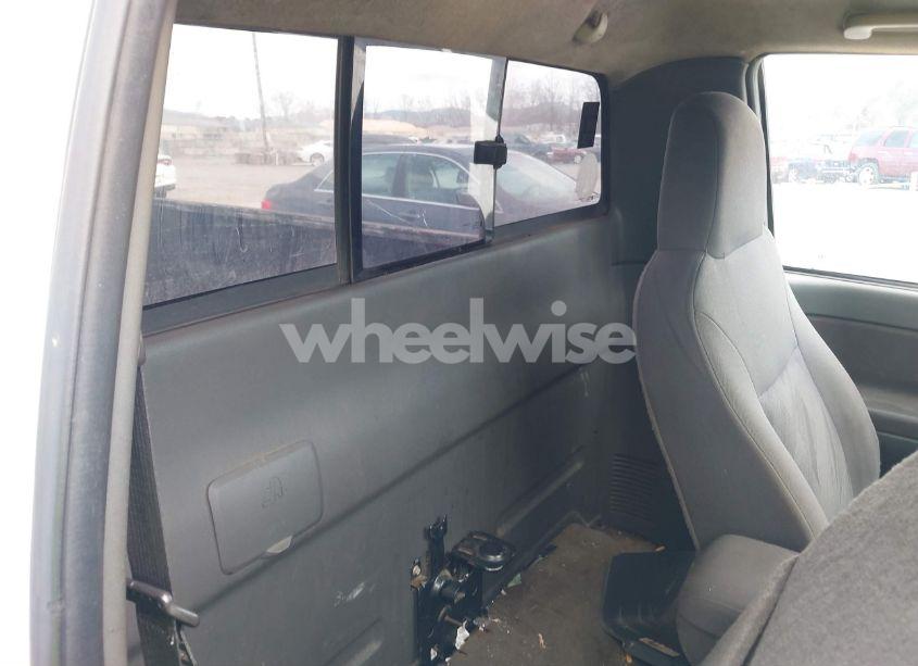 Photo 8 of 2005 Chevrolet Colorado LS (VIN 1GCDT146X58199094)