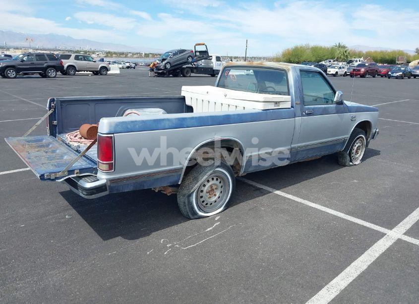 Photo 4 of 1984 Chevrolet S TRUCK S10 (VIN 1GCDT14B7E2138205)