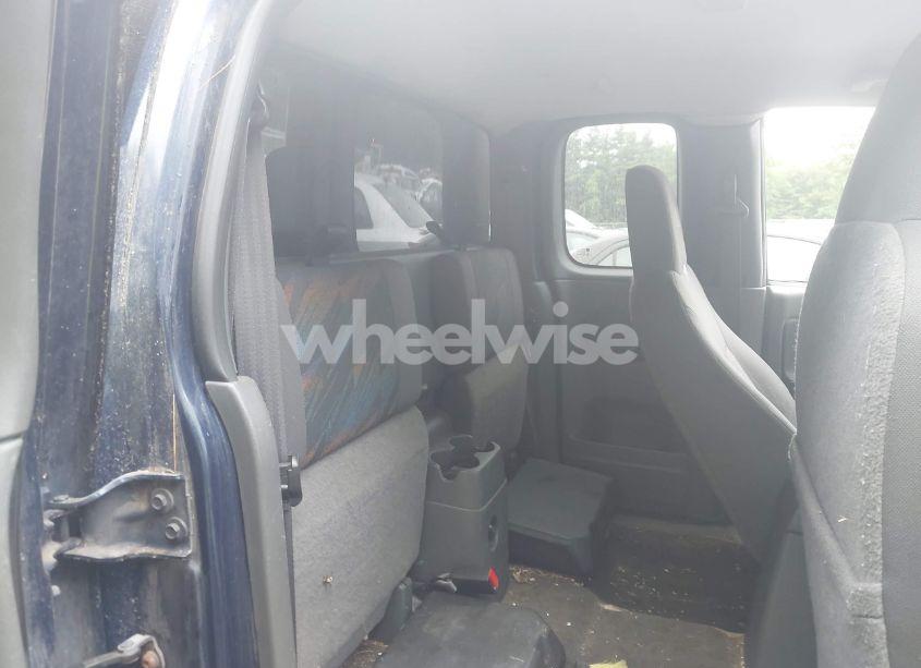 Photo 8 of 2004 Chevrolet Colorado LS (VIN 1GCDT196148107412)