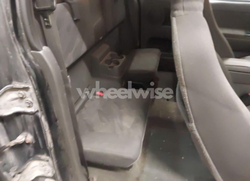 Photo 8 of 2005 Chevrolet Colorado LS (VIN 1GCDT196258150397)