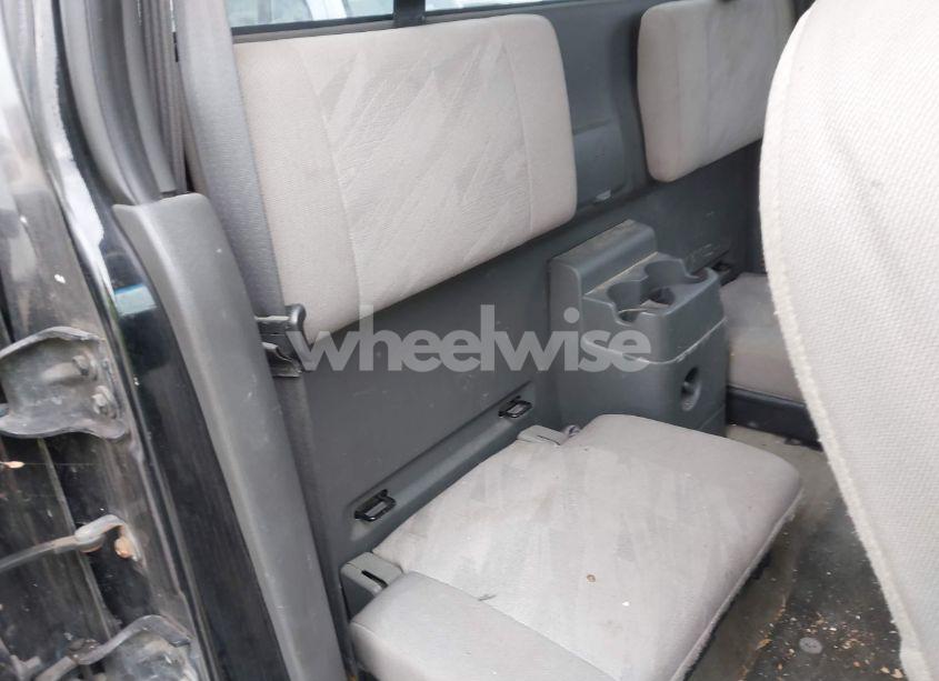 Photo 8 of 2004 Chevrolet Colorado LS (VIN 1GCDT196348111137)