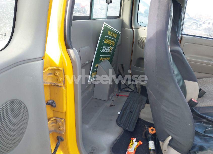 Photo 8 of 2005 Chevrolet Colorado (VIN 1GCDT196458255572)