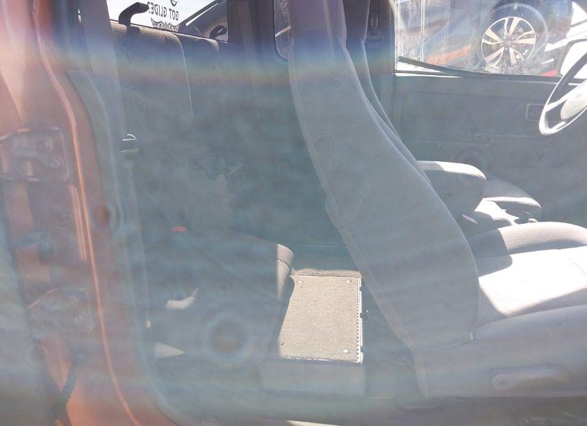 Photo 8 of 2004 Chevrolet Colorado LS (VIN 1GCDT196648104151)