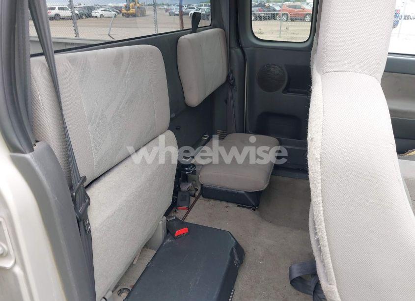 Photo 8 of 2004 Chevrolet Colorado LS (VIN 1GCDT196648106644)