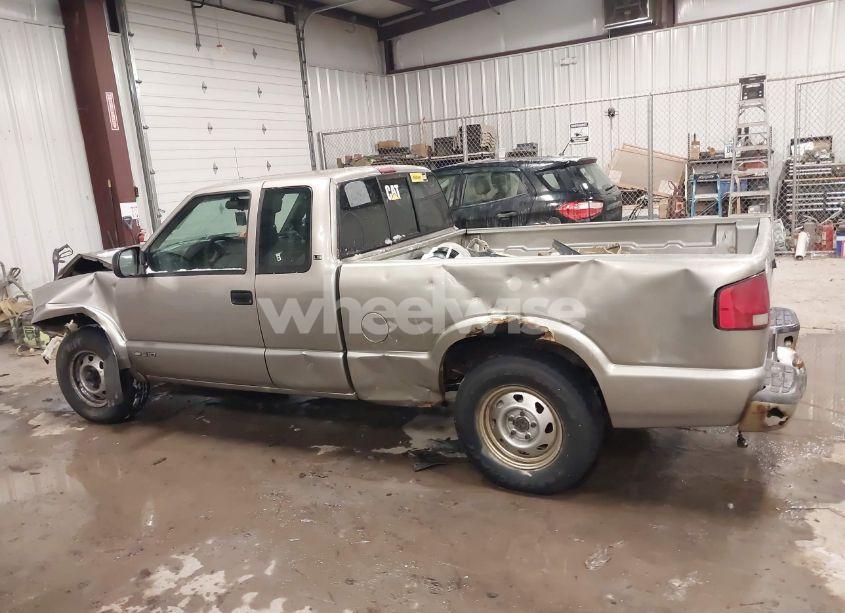 Photo 14 of 2001 Chevrolet S-10 LS (VIN 1GCDT19W118151261)