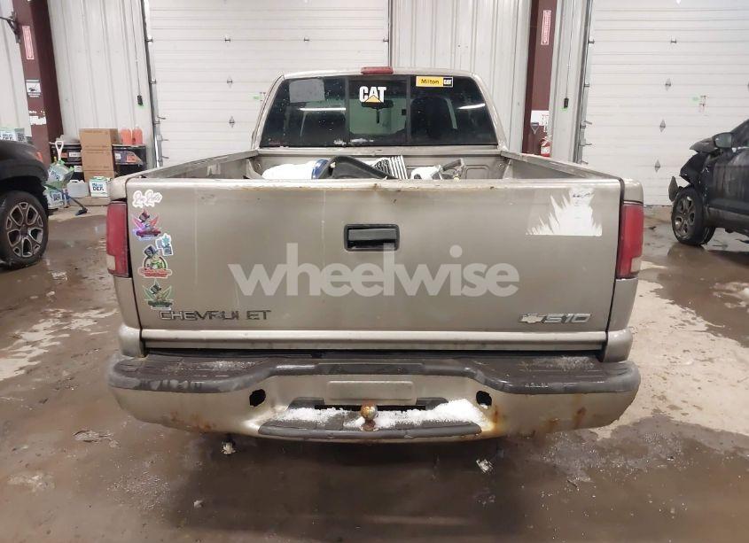 Photo 16 of 2001 Chevrolet S-10 LS (VIN 1GCDT19W118151261)