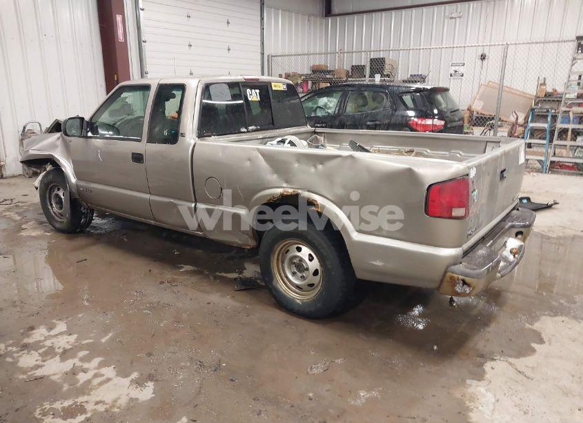 Photo 3 of 2001 Chevrolet S-10 LS (VIN 1GCDT19W118151261)