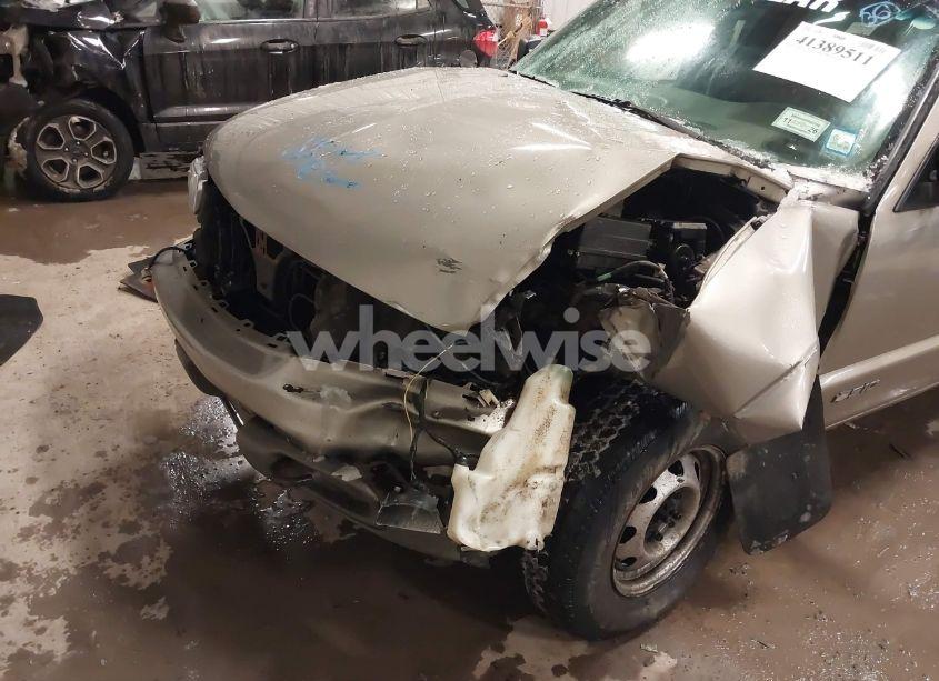 Photo 6 of 2001 Chevrolet S-10 LS (VIN 1GCDT19W118151261)