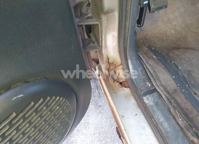 Photo 12 of 2001 Chevrolet S-10 LS (VIN 1GCDT19W218124165)