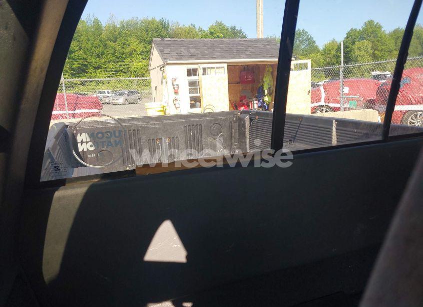 Photo 8 of 2001 Chevrolet S-10 LS (VIN 1GCDT19W218124165)