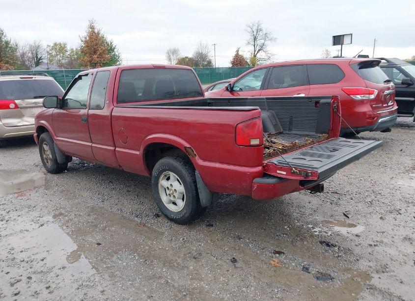 Photo 3 of 2002 Chevrolet S-10 LS (VIN 1GCDT19W228133207)