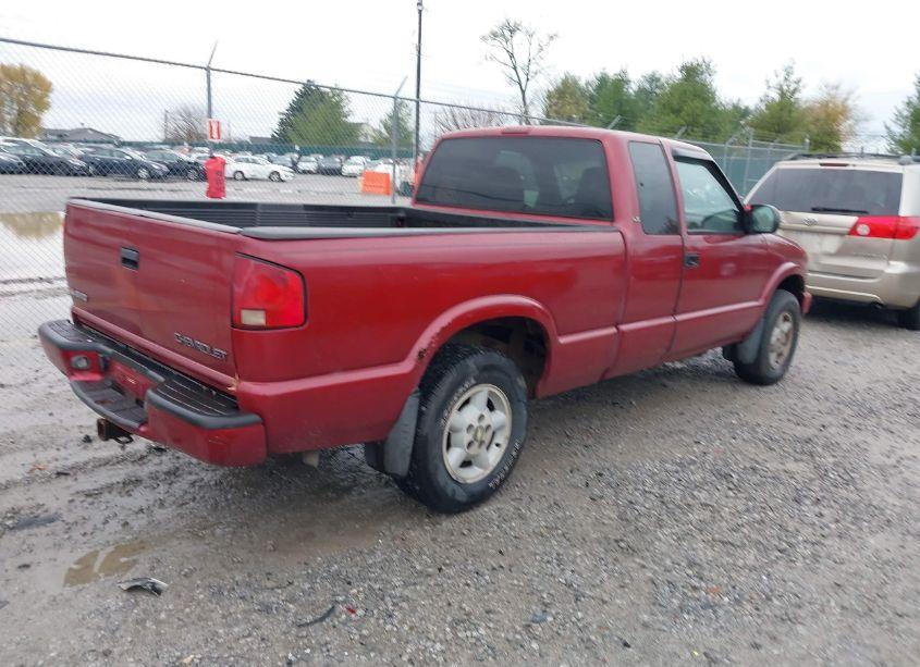 Photo 4 of 2002 Chevrolet S-10 LS (VIN 1GCDT19W228133207)