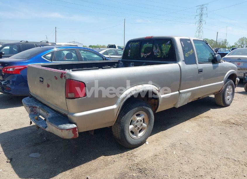 Photo 13 of 2001 Chevrolet S-10 LS (VIN 1GCDT19W41K181244)