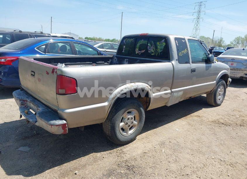 Photo 4 of 2001 Chevrolet S-10 LS (VIN 1GCDT19W41K181244)