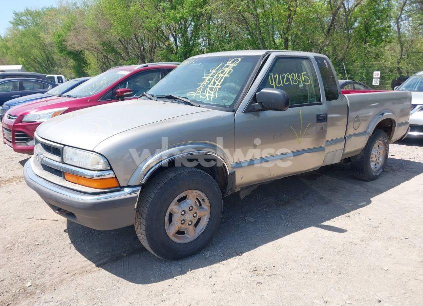 Photo 6 of 2001 Chevrolet S-10 LS (VIN 1GCDT19W41K181244)
