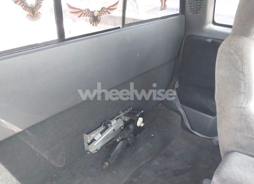 Photo 8 of 2001 Chevrolet S-10 LS (VIN 1GCDT19W41K181244)